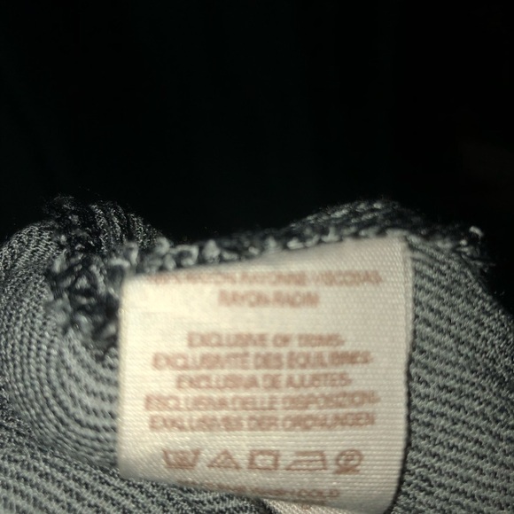 Free People Gray Lightweight Shirt Jacket -pinstripe, 100% rayon- woman’s small - Picture 10 of 16